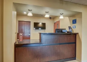 Cobblestone Inn & Suites - Altamont hotel thumbnail 2