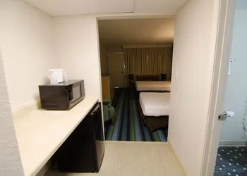 Ocean Inn hotel thumbnail 3