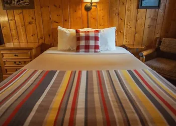 Foot of the Mountain Motel hotel thumbnail 5