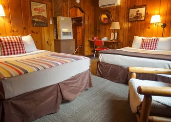 Foot of the Mountain Motel hotel thumbnail 4