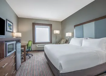Holiday Inn Express & Suites Stillwater - University Area by IHG hotel thumbnail 3