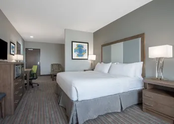 Holiday Inn Express & Suites Stillwater - University Area by IHG hotel thumbnail 5