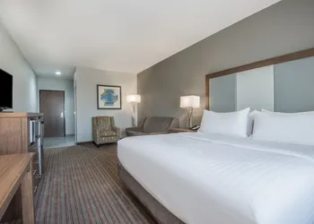 Holiday Inn Express & Suites Stillwater - University Area by IHG hotel thumbnail 6