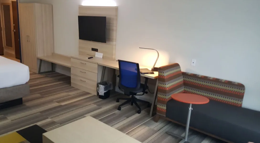 Holiday Inn Express & Suites Toledo West by IHG hotel detail image 6