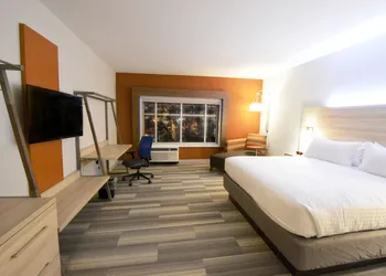 Holiday Inn Express & Suites Toledo West by IHG hotel thumbnail 8