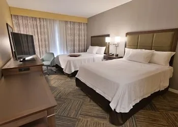 Hampton Inn Fond du Lac hotel thumbnail 4