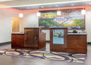 La Quinta Inn & Suites by Wyndham Luling hotel thumbnail 3