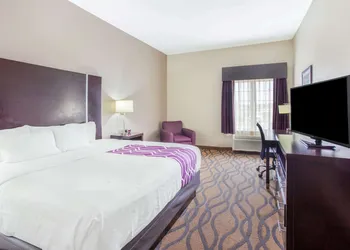 La Quinta Inn & Suites by Wyndham Luling hotel thumbnail 7