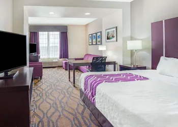 La Quinta Inn & Suites by Wyndham Luling hotel thumbnail 8