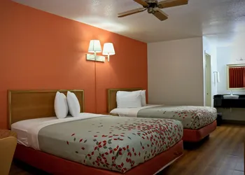 Heritage Inn & Suites hotel thumbnail 5
