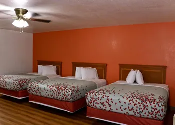 Heritage Inn & Suites hotel thumbnail 6