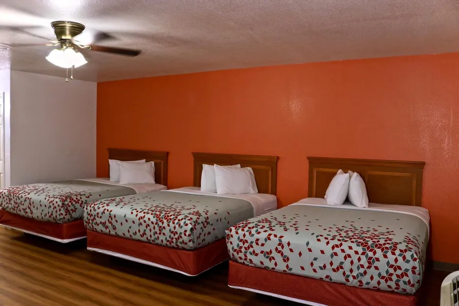 Heritage Inn & Suites hotel detail image 6