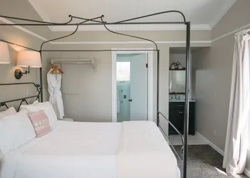 Outlook Inn hotel thumbnail 4