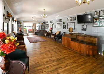 Parry Lodge hotel thumbnail 3