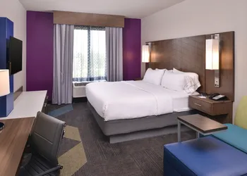 Holiday Inn Express & Suites Bryant - Benton Area by IHG hotel thumbnail 8