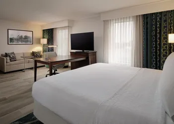 Hampton Inn Waynesboro hotel thumbnail 4