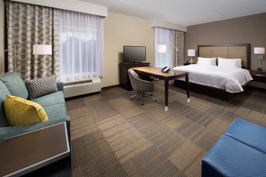 Hampton Inn & Suites Falls Church hotel detail image 6