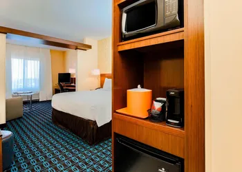 Fairfield Inn & Suites Pecos hotel thumbnail 6