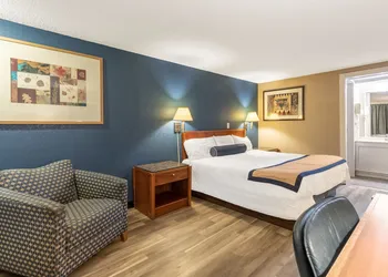 Value Inn Kenosha I-94 - Exit 344 hotel thumbnail 4