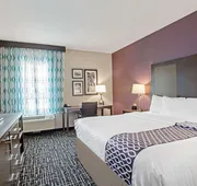 La Quinta Inn & Suites by Wyndham York hotel detail image 7