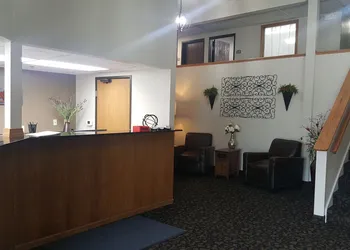Super 8 by Wyndham Lincoln North hotel thumbnail 2