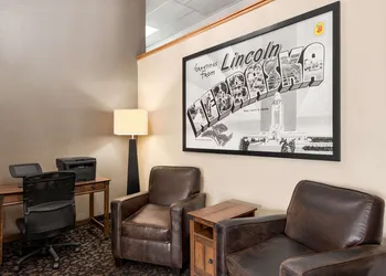 Super 8 by Wyndham Lincoln North hotel thumbnail 3