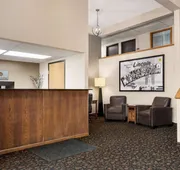 Super 8 by Wyndham Lincoln North hotel detail image 4