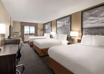 Super 8 by Wyndham Lincoln North hotel thumbnail 8