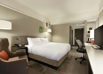 Hilton Garden Inn Calgary Downtown hotel thumbnail 4