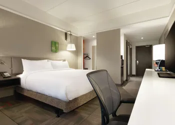 Hilton Garden Inn Calgary Downtown hotel thumbnail 5