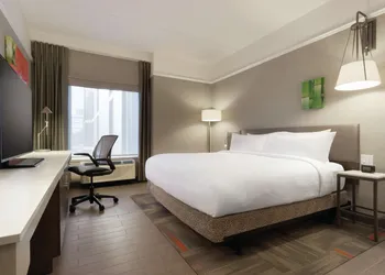 Hilton Garden Inn Calgary Downtown hotel thumbnail 7