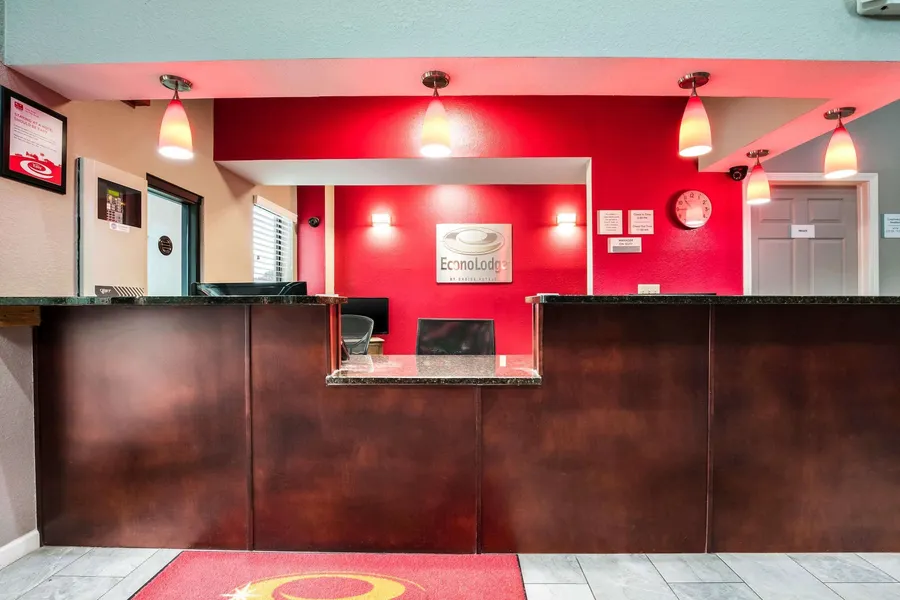 Econo Lodge Forrest City I-40 hotel detail image 2