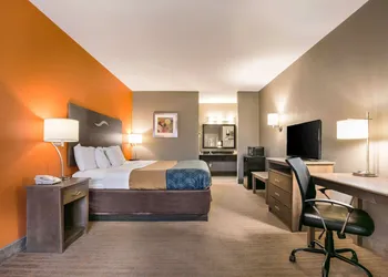 Econo Lodge Forrest City I-40 hotel thumbnail 5