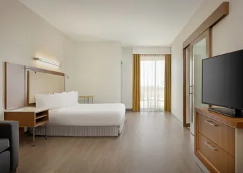 SpringHill Suites by Marriott Orange Beach hotel thumbnail 6