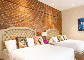 Retro Suites Hotel hotel thumbnail 4