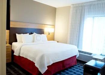 TownePlace Suites by Marriott Ames hotel thumbnail 7