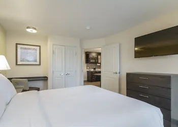 Candlewood Suites Mishawaka North by IHG hotel thumbnail 4