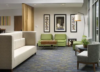 Holiday Inn Express & Suites Altoona by IHG hotel thumbnail 2