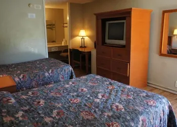 Executive Inn & Suites hotel thumbnail 3