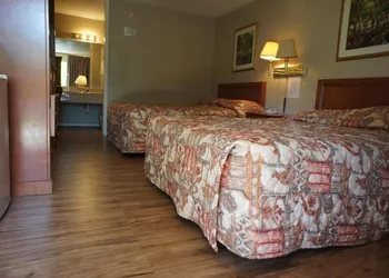 Executive Inn & Suites hotel thumbnail 8