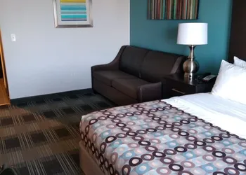 Days Inn by Wyndham Alva hotel thumbnail 5
