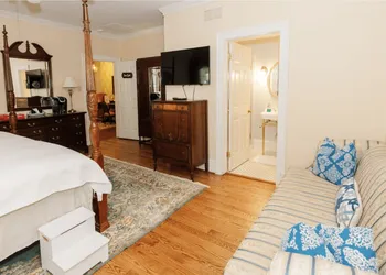 The Virginia Cliffe Inn hotel thumbnail 7