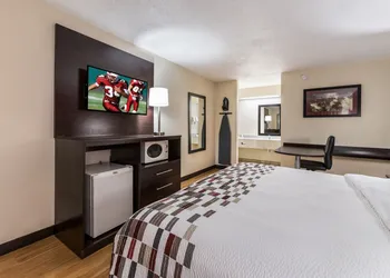 Red Roof Inn Indianapolis - Castleton hotel thumbnail 7