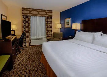 Holiday Inn Express Bordentown - Trenton South by IHG hotel thumbnail 5