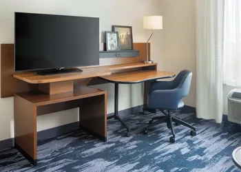 Fairfield Inn & Suites by Marriott Lincoln Southeast hotel thumbnail 8