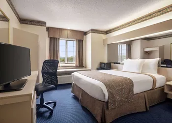 Travelodge by Wyndham Fort Scott hotel thumbnail 5