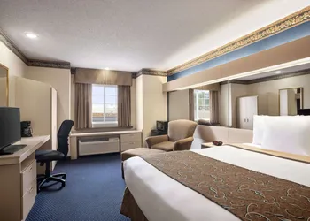 Travelodge by Wyndham Fort Scott hotel thumbnail 6