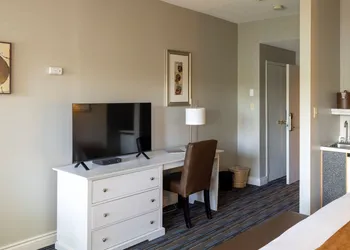 Sherwood Inn hotel thumbnail 7