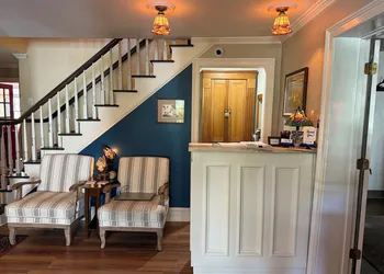 Four Columns Inn hotel thumbnail 3