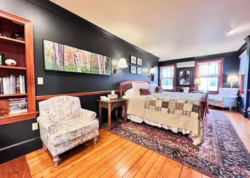 Four Columns Inn hotel thumbnail 7